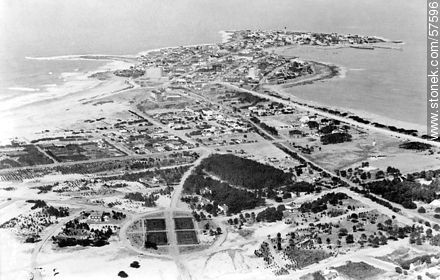 Old aerial photo of Punta del Este - Punta del Este and its near resorts - URUGUAY. Foto No. 57596