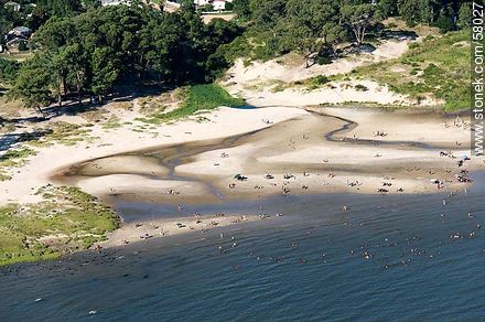 Playa de Pajas Blancas - Departamento de Montevideo - URUGUAY. Foto No. 58027