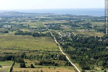 Vista aérea del camino Pajas Blancas - Departamento de Montevideo - URUGUAY. Foto No. 57959