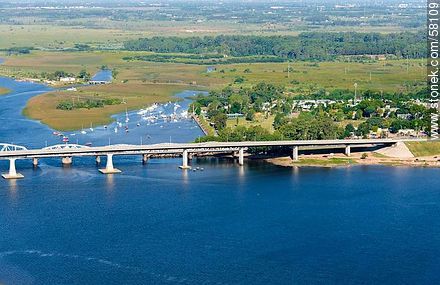 Puentes de la ruta 1 sobre el río Santa Lucía - Departamento de Montevideo - URUGUAY. Foto No. 58109