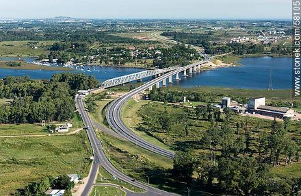 Puentes de la ruta 1 sobre el río Santa Lucía - Departamento de Montevideo - URUGUAY. Foto No. 58105