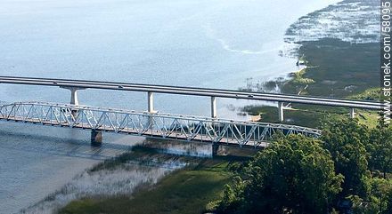 Ancient and modern bridges of Route 1 on the Santa Lucia river - San José - URUGUAY. Foto No. 58095