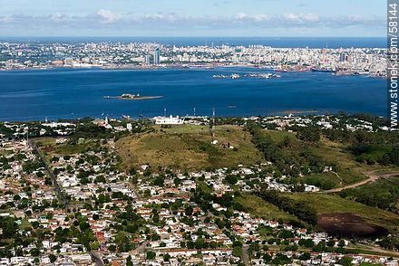 Aerial View of Neighborhood Casabó, Cerro, strength, the bay and the city of Montevideo - Department of Montevideo - URUGUAY. Foto No. 58144