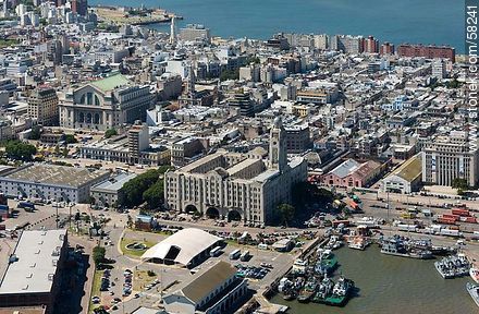 Vista aérea del edificio del Comando General de la Armada, ANP, Banco de la República - Departamento de Montevideo - URUGUAY. Foto No. 58241