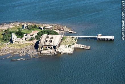Isla de la Libertad o isla de Ratas en la bahía de Montevideo - Departamento de Montevideo - URUGUAY. Foto No. 58221