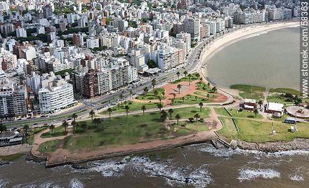 Vista aérea de Trouville, Rambla Rep. del Perú y playa Pocitos - Departamento de Montevideo - URUGUAY. Foto No. 58363