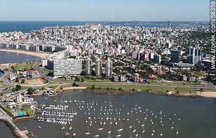 Vista aérea del Puerto del Buceo, rambla Armenia. Edificio Panamericano, torres del Puerto - Departamento de Montevideo - URUGUAY. Foto No. 58359