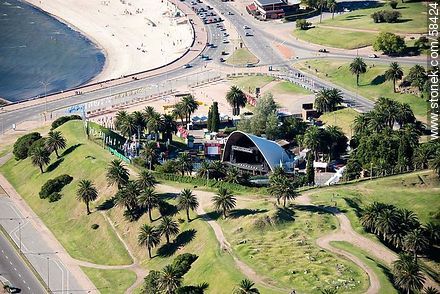 Vista aérea del Teatro de Verano del Parque Rodó - Departamento de Montevideo - URUGUAY. Foto No. 58424