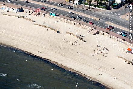 Vista aérea de la Playa Ramírez - Departamento de Montevideo - URUGUAY. Foto No. 58422