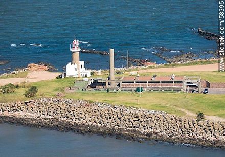 Aerial view of the southern tip of Montevideo. Faro de Punta Carretas. Pumping station. - Department of Montevideo - URUGUAY. Photo #58395