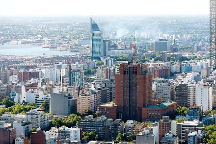 Vista aérea de la IMM, torres de los Profesionales y de Antel - Departamento de Montevideo - URUGUAY. Foto No. 58473