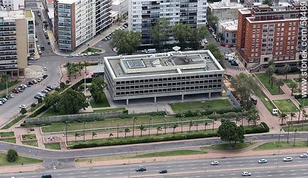 Vista aérea de la Embajada de Estados Unidos de América en Montevideo. Calle Luis Piera - Departamento de Montevideo - URUGUAY. Foto No. 58469