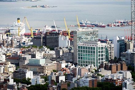 Vista aérea de la Torre Ejecutiva, edificio Mapfre, edificio Ciudadela, Banco Central. Puerto - Departamento de Montevideo - URUGUAY. Foto No. 58465