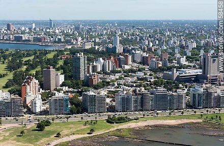 Vista aérea de la Rambla Gandhi, sus edificios, Club de Golf - Departamento de Montevideo - URUGUAY. Foto No. 58458