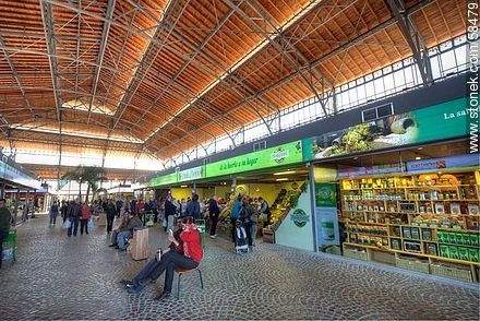 Mercado Agrícola in 2013. Spacious cobbled streets inside the mall - Department of Montevideo - URUGUAY. Photo #58479