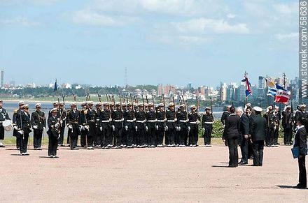 Día de la Armada (Navy Day) in its plaza in Punta Gorda. Cadets of the Navy school in formation. - Department of Montevideo - URUGUAY. Foto No. 58636