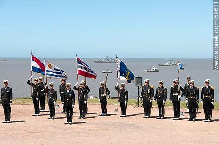 Día de la Armada en  su plaza de Punta Gorda. Cadetes de la Escuela Naval - Departamento de Montevideo - URUGUAY. Foto No. 58631