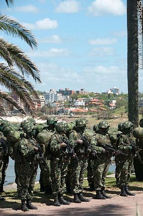Día de la Armada en  su plaza de Punta Gorda. Navy Fusiliers - Departamento de Montevideo - URUGUAY. Foto No. 58625