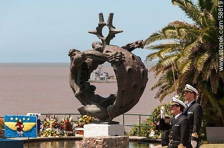 Día de la Armada en  su plaza de Punta Gorda. - Departamento de Montevideo - URUGUAY. Foto No. 58619