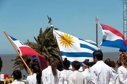 Día de la Armada en  su plaza de Punta Gorda. Escolares en la celebración - Departamento de Montevideo - URUGUAY. Foto No. 58612