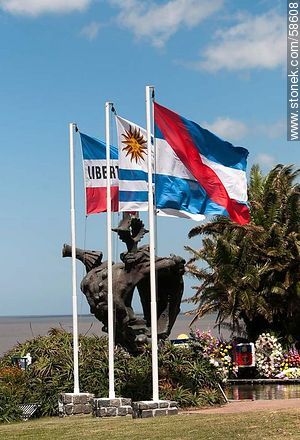 Día de la Armada (Navy Day) in its plaza in Punta Gorda. National flags - Department of Montevideo - URUGUAY. Foto No. 58608