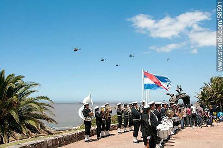 Día de la Armada en  su plaza de Punta Gorda. Helicópteros de la Marina - Departamento de Montevideo - URUGUAY. Foto No. 58591