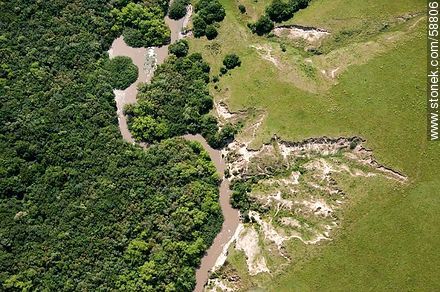 Vista aérea de un arroyo - Departamento de Rocha - URUGUAY. Foto No. 58806