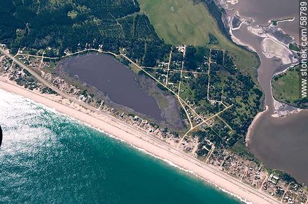 Vista aérea del Balneario Santa Mónica, Lagunas José Ignacio y de los Flamencos Rosados. Ruta 10 - Punta del Este y balnearios cercanos - URUGUAY. Foto No. 58789