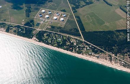 Aerial view of Route 10. ANCAP Plant in Jose Ignacio and luxurious residences. - Punta del Este and its near resorts - URUGUAY. Foto No. 58788
