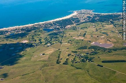 Vista aérea del balneario José Ignacio y campos cercanos - Punta del Este y balnearios cercanos - URUGUAY. Foto No. 58764