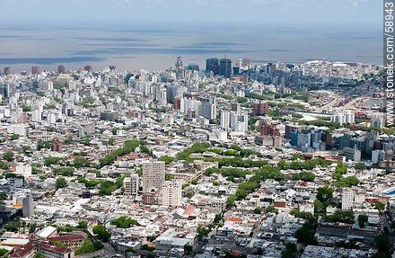 Vista aérea de los barrios Cordón, Centro y Ciudad Vieja - Departamento de Montevideo - URUGUAY. Foto No. 58943