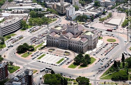 Vista aérea del Palacio Legislativo - Departamento de Montevideo - URUGUAY. Foto No. 58936