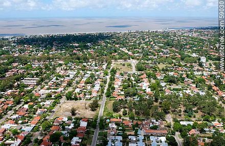 Vista aérea del Barrio Carrasco, Río de la Plata - Departamento de Montevideo - URUGUAY. Foto No. 59030