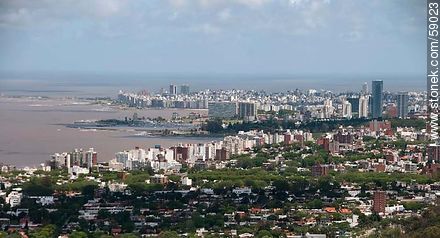 Vista aérea de los barrios Malvín, Buceo, Pocitos y Punta Carretas - Departamento de Montevideo - URUGUAY. Foto No. 59023
