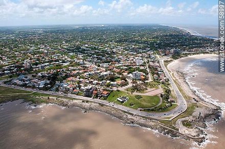 Vista aérea de Punta Gorda. Rambla Rep. de México. Plaza Virgilio. Playa Verde - Departamento de Montevideo - URUGUAY. Foto No. 58997