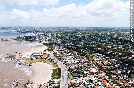 Vista aérea de la rambla República de México. - Departamento de Montevideo - URUGUAY. Foto No. 58980