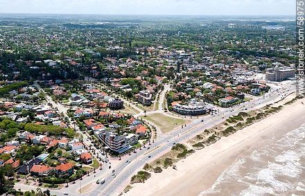 Aerial view of the square Prof. Eduardo Monteverde. Rambla Mexico - Department of Montevideo - URUGUAY. Foto No. 58975