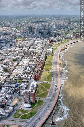 Vista aérea de la Rambla Francia en la Ciudad Vieja - Departamento de Montevideo - URUGUAY. Foto No. 59122