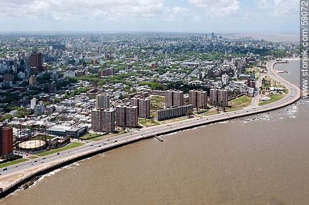 Vista aérea de la Rambla República Argentina en el Barrio Sur - Departamento de Montevideo - URUGUAY. Foto No. 59072