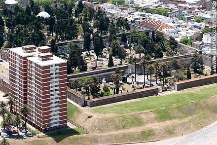 Aerial view of Central Cemetery - Department of Montevideo - URUGUAY. Foto No. 59065