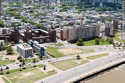 Aerial view of the Rambla Argentina. Postal Union and Ibis Hotel. Lamaro Building. - Department of Montevideo - URUGUAY. Foto No. 59054