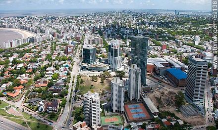 Vista aérea de la calle 26 de Marzo y sus torres adyacentes - Departamento de Montevideo - URUGUAY. Foto No. 59138
