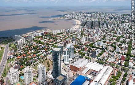 Vista aérea de los barrios Buceo y Pocitos - Departamento de Montevideo - URUGUAY. Foto No. 59143