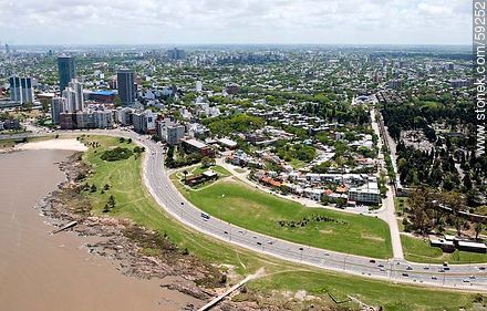Vista aérea del barrio Buceo. Ramblas Armenia y Rep. de Chile - Departamento de Montevideo - URUGUAY. Foto No. 59252