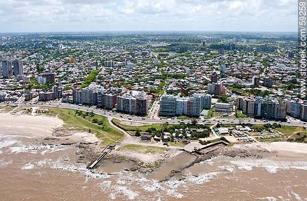 Vista aérea de la Rambla Chile a la altura de la Calle Colombes - Departamento de Montevideo - URUGUAY. Foto No. 59258