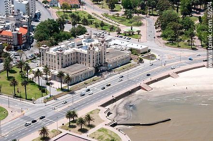 Vista aérea del edificio sede del Mercosur, ex Parque Hotel. - Departamento de Montevideo - URUGUAY. Foto No. 59274