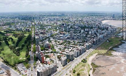 Vista aérea de Bulevar Artigas y la Rambla Gandhi en Punta Carretas - Departamento de Montevideo - URUGUAY. Foto No. 59288