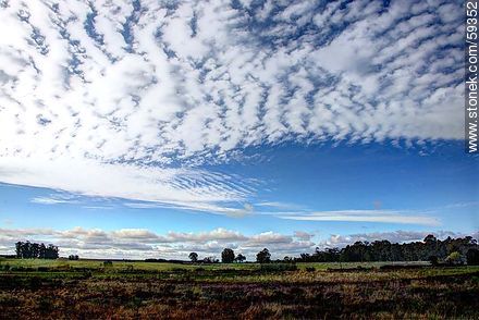 Campo uruguayo con variedad de nubes -  - URUGUAY. Foto No. 59352