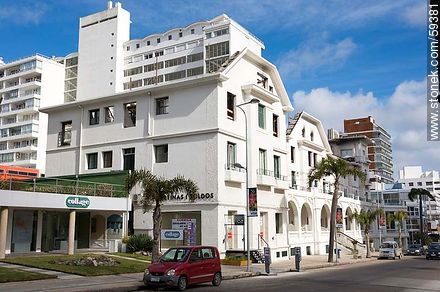 Biarritz building after the fire (2013) - Punta del Este and its near resorts - URUGUAY. Photo #59381