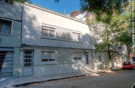 Diego Lamas entre G. Pereira y Manuel Haedo (2012) - Departamento de Montevideo - URUGUAY. Foto No. 59463